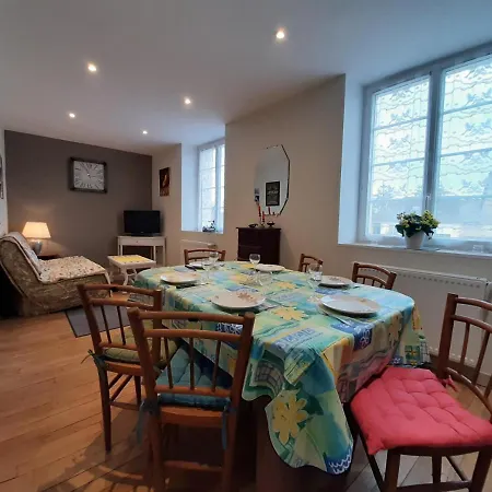 Charles Au Premier Apartman Le Mêle-sur-Sarthe