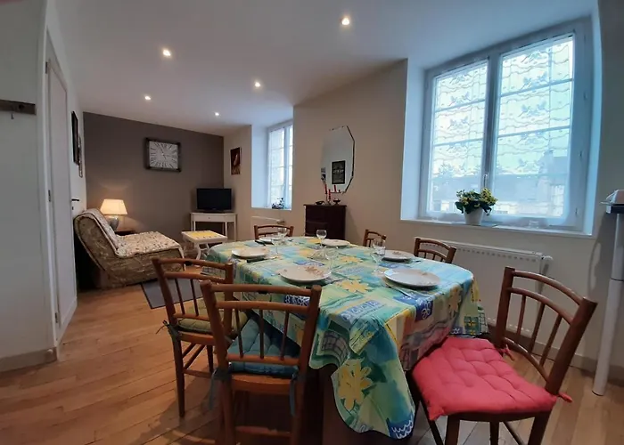 Charles Au Premier Appartement Le Mêle-sur-Sarthe